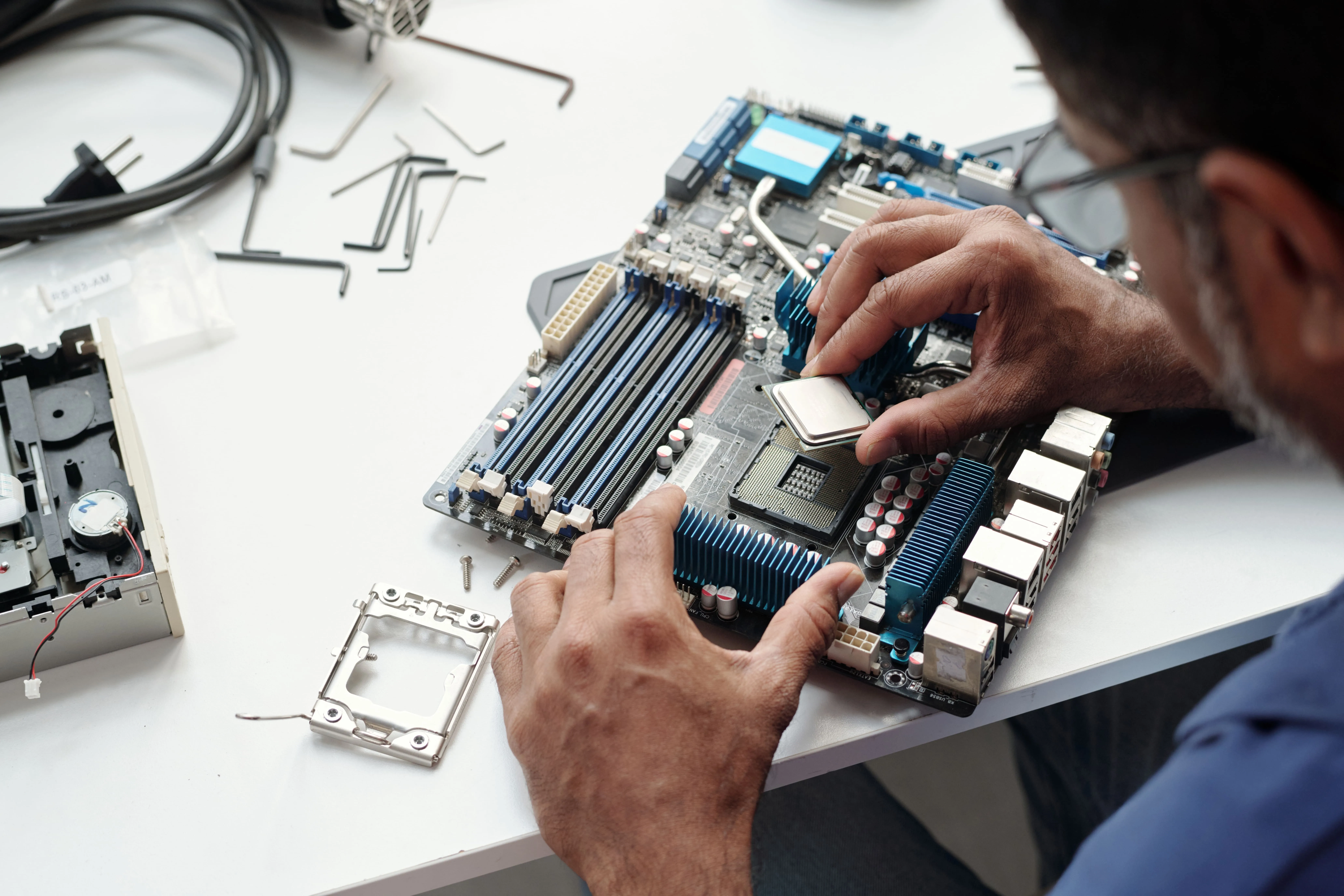 Quality inspection workflow in a controlled industrial environment
